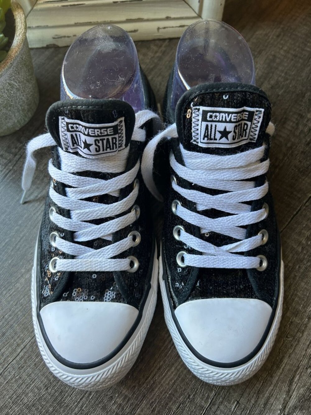 Converse Chuck Taylor All Star Low Top – Black Sequin  sz 7